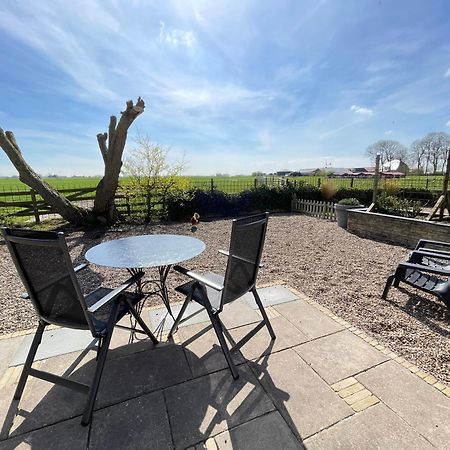 Logeerboerderij De Salix Villa Hitzum Exteriör bild