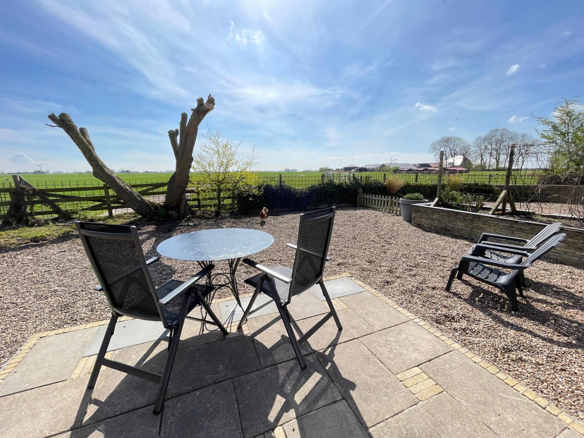 Logeerboerderij De Salix Villa Hitzum Exteriör bild