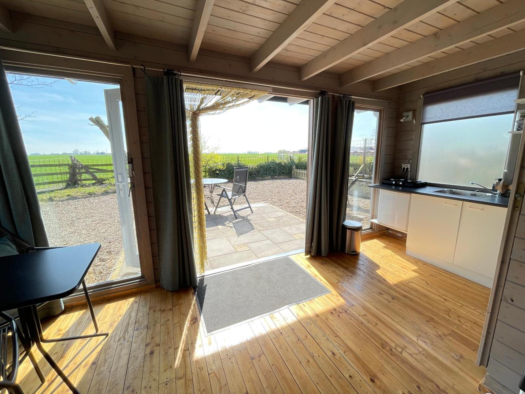 Logeerboerderij De Salix Villa Hitzum Exteriör bild