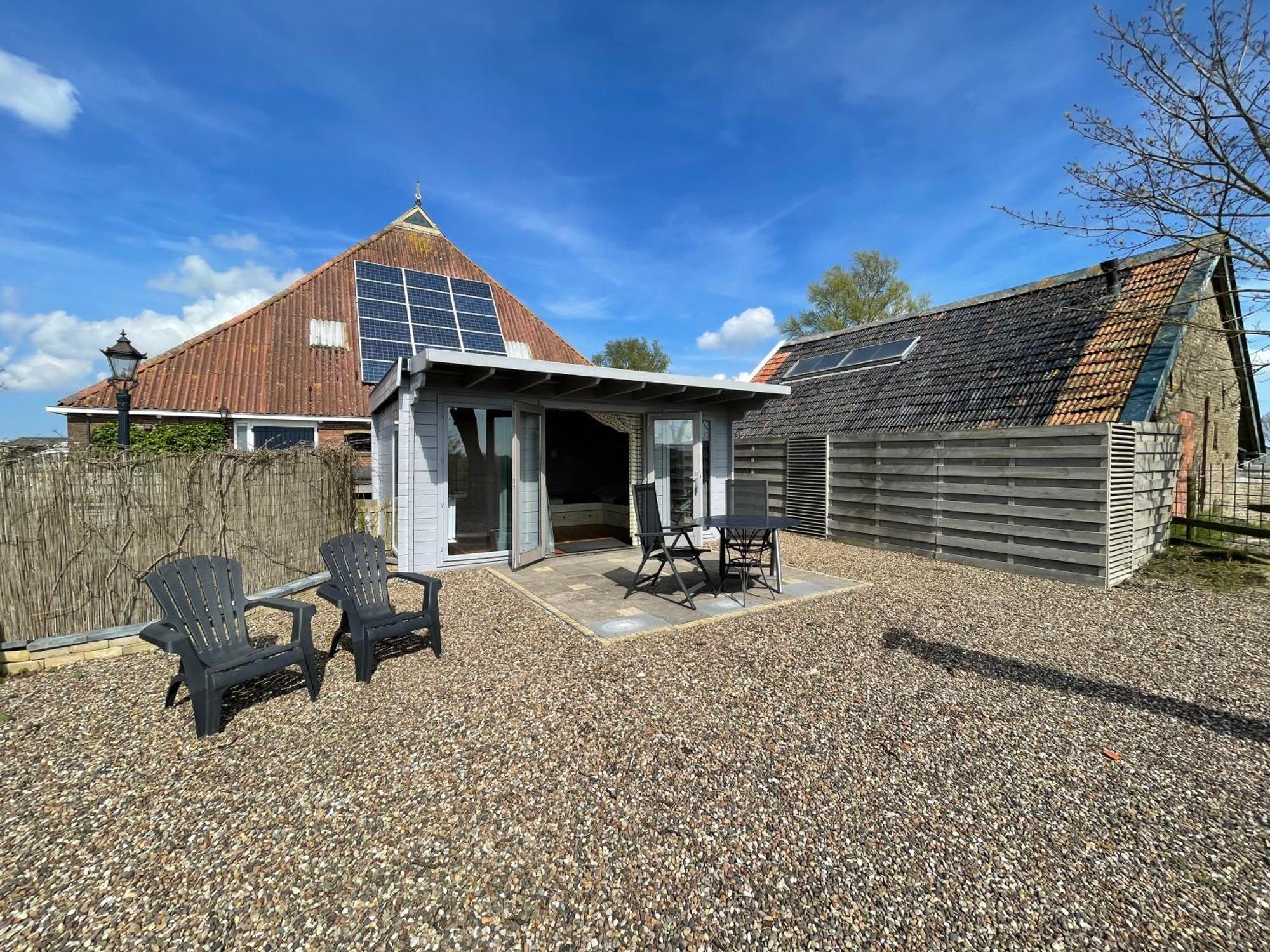 Logeerboerderij De Salix Villa Hitzum Exteriör bild