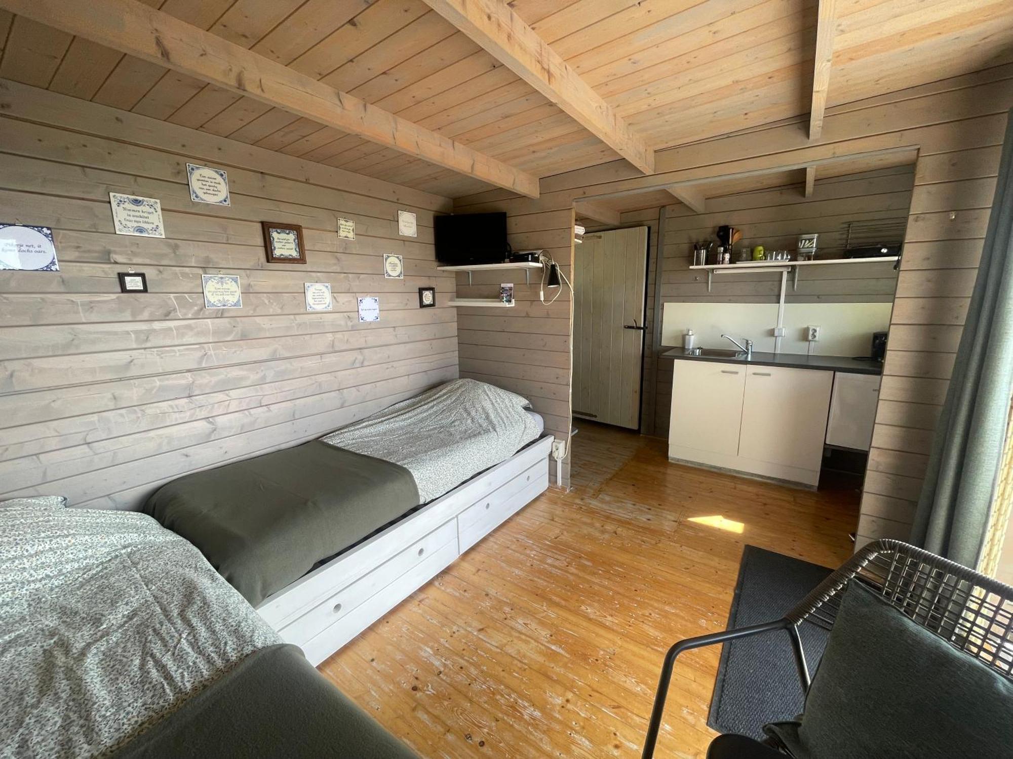 Logeerboerderij De Salix Villa Hitzum Exteriör bild