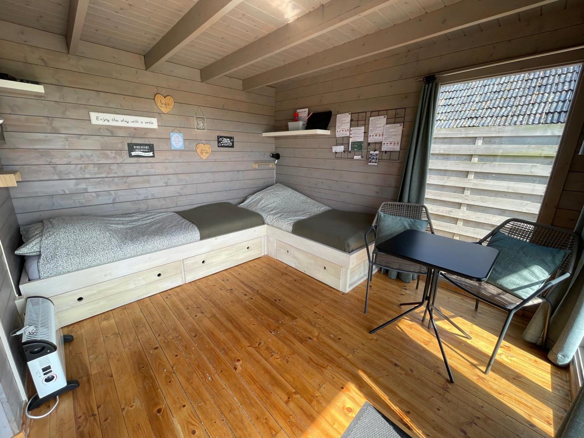 Logeerboerderij De Salix Villa Hitzum Exteriör bild