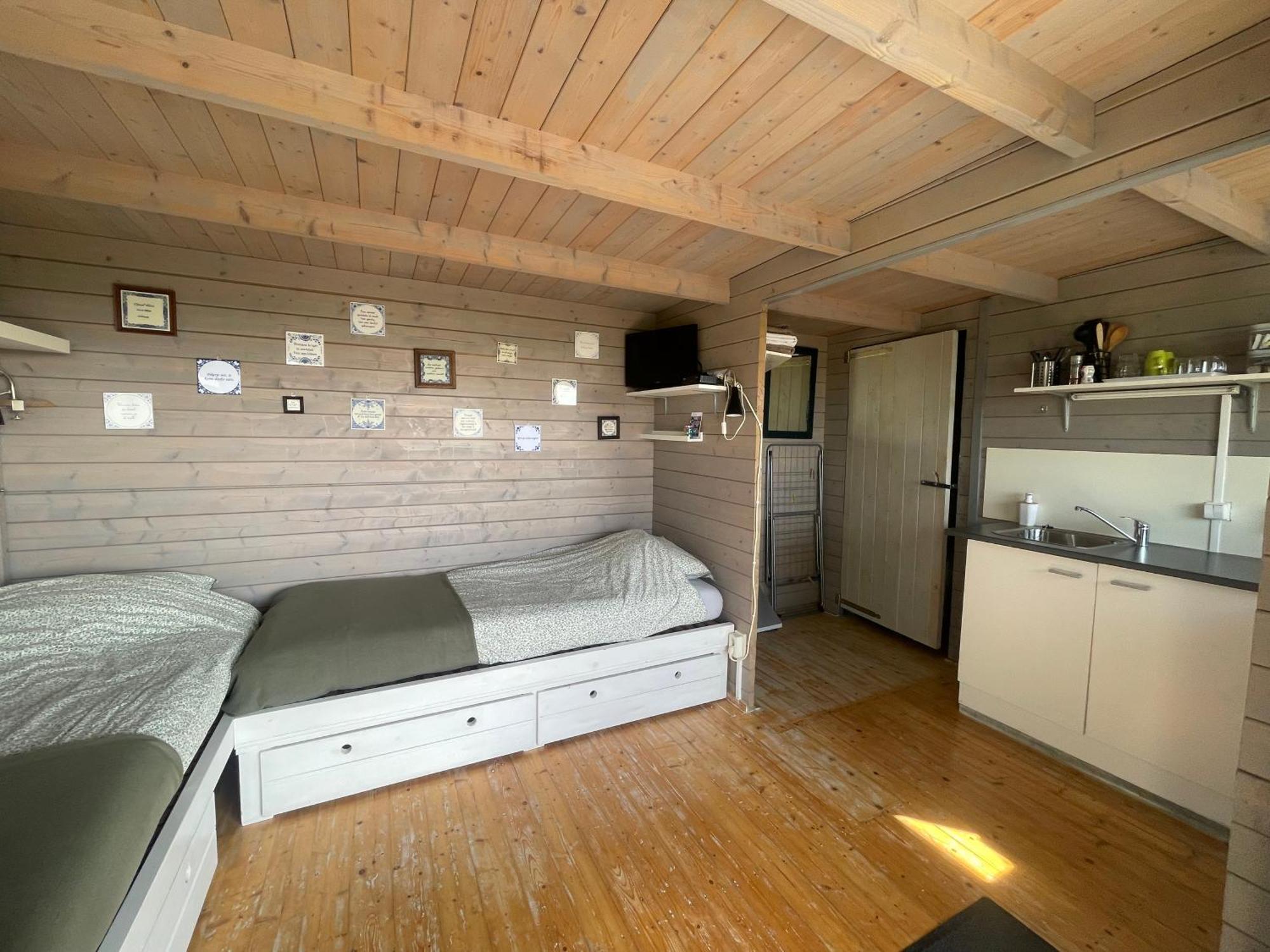 Logeerboerderij De Salix Villa Hitzum Exteriör bild